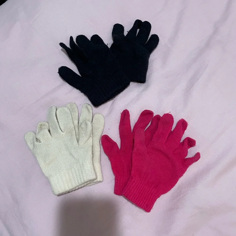 Bundle of toddler mittens